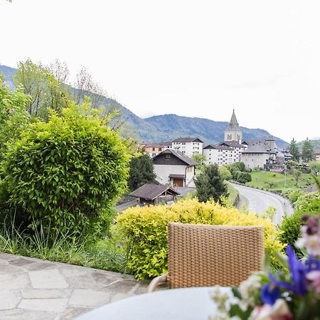 Appartement En Rez-De-Chaussee Avec Vues Sur Les Montagnes Ugine Exterior photo