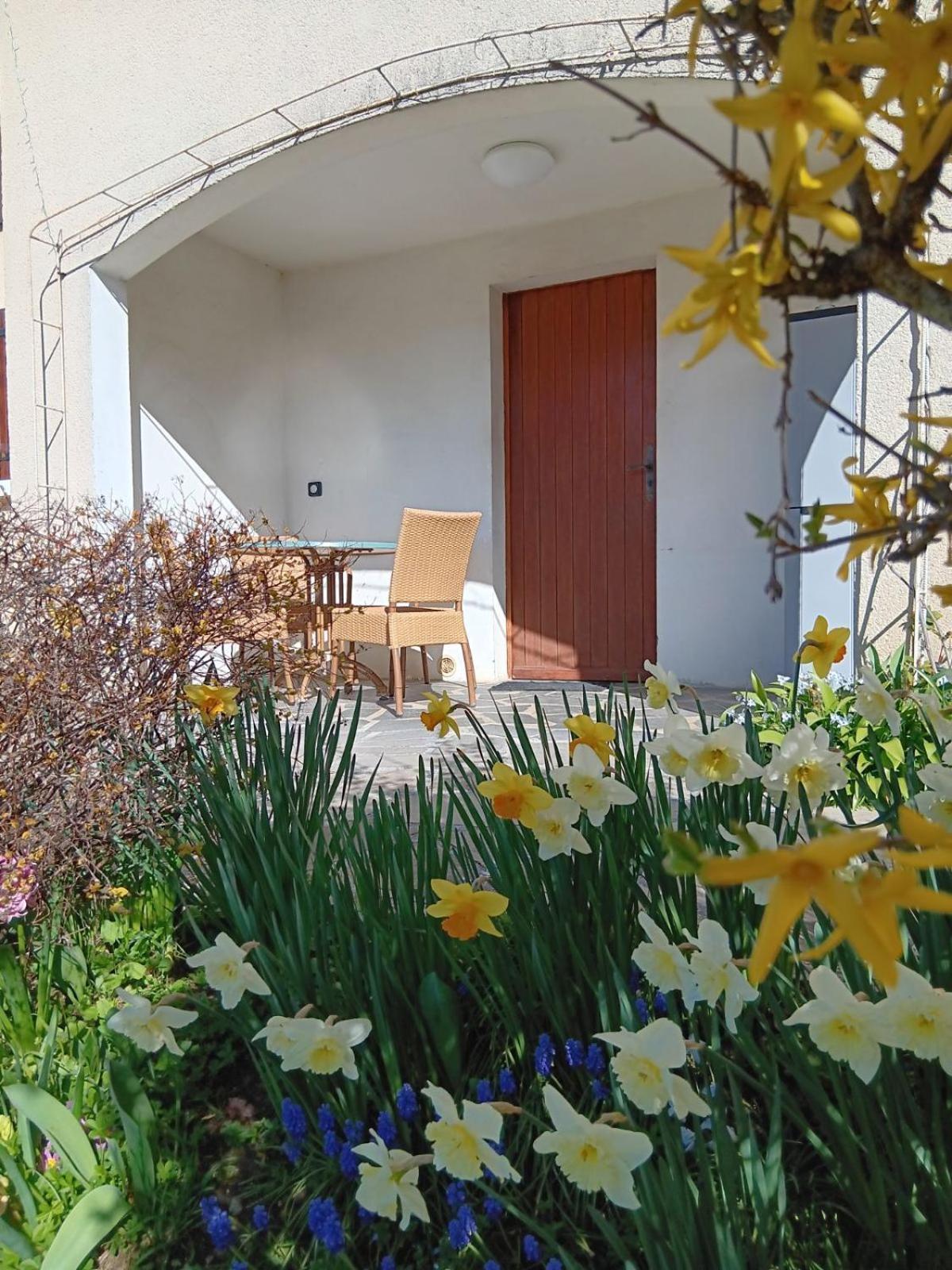 Appartement En Rez-De-Chaussee Avec Vues Sur Les Montagnes Ugine Exterior photo